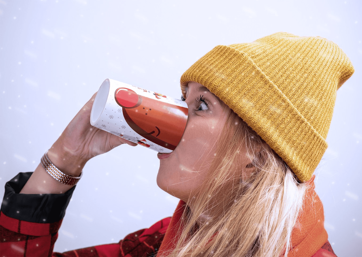 Vintage Mugs Take Center Stage in Manchester’s Festive Market