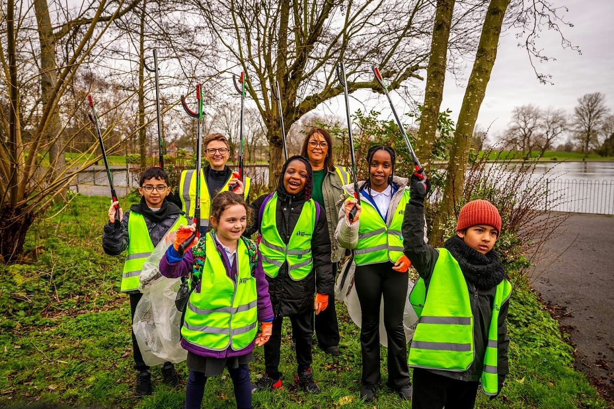 Manchester Schools and Volunteers Lead Great British Spring Clean Event